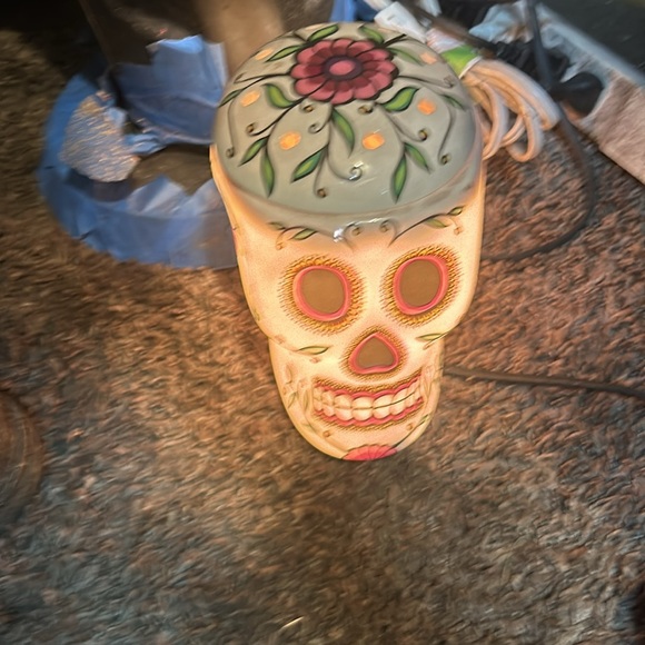 Beautiful Scentsy sugar skull - Picture 6 of 6
